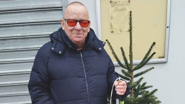 José (54)